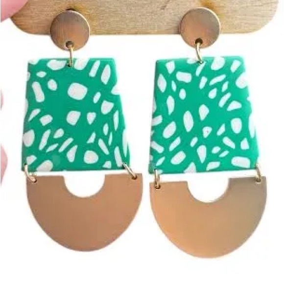 Michelle McDowell Lost in the Wind Ivy Earrings - Picture 2 of 2